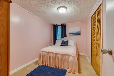 Bedroom - 9729 Sandlick Rd, Bee, VA 24217 photo 4 of 10