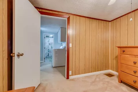 Bedroom - 9729 Sandlick Rd, Bee, VA 24217 photo 7 of 10