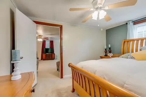 Bedroom - 9729 Sandlick Rd, Bee, VA 24217 photo 2 of 10