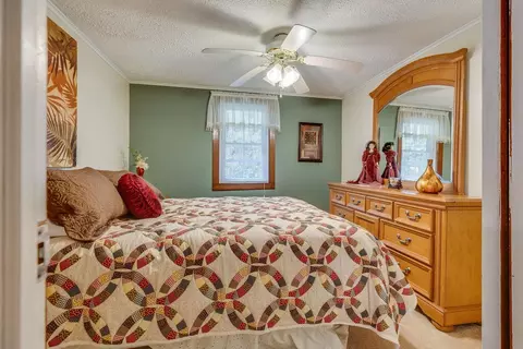 Bedroom - 9729 Sandlick Rd, Bee, VA 24217 photo 8 of 10