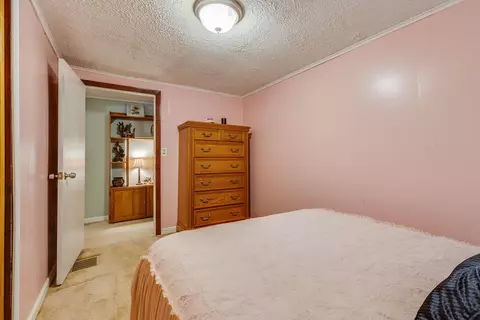 Bedroom - 9729 Sandlick Rd, Bee, VA 24217 photo 5 of 10