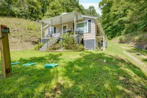Exterior - 9729 Sandlick Rd, Bee, VA 24217 photo 3 of 3