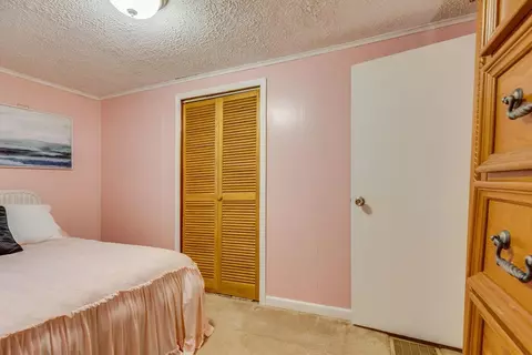 Bedroom - 9729 Sandlick Rd, Bee, VA 24217 photo 6 of 10