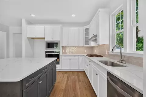 Kitchen - 343 Whites Mill Rd, Abingdon, VA 24210 photo 6 of 7