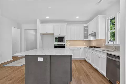 Kitchen - 343 Whites Mill Rd, Abingdon, VA 24210 photo 5 of 7