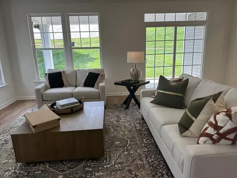 Living - 343 Whites Mill Rd, Abingdon, VA 24210 photo 3 of 4