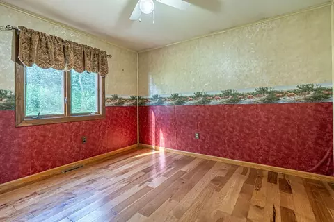 Bedroom - 28271 Robindale Rd, Meadowview, VA 24361 photo 1 of 11