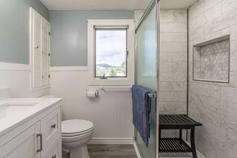 Bath - 28271 Robindale Rd, Meadowview, VA 24361 photo 2 of 4