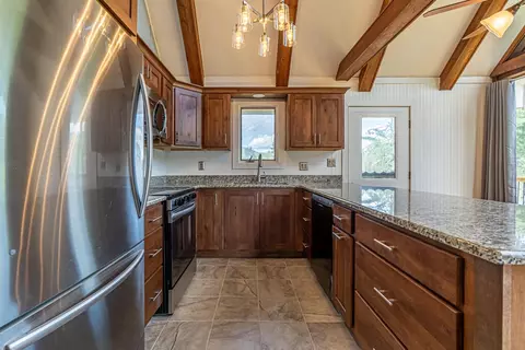 Kitchen - 28271 Robindale Rd, Meadowview, VA 24361 photo 4 of 7