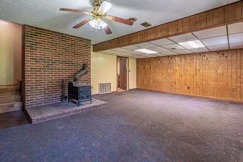 Living - 28271 Robindale Rd, Meadowview, VA 24361 photo 2 of 3