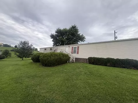 132 Glade View Ln, Rural Retreat, VA 24368