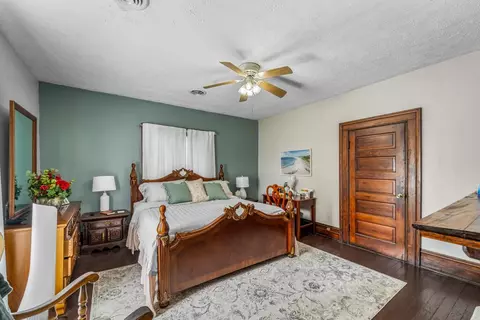 Bedroom - 665 Moore St, Bristol, VA 24201 photo 3 of 11