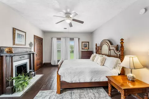Bedroom - 665 Moore St, Bristol, VA 24201 photo 6 of 11