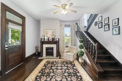 Entry Way - 665 Moore St, Bristol, VA 24201 photo 2 of 4