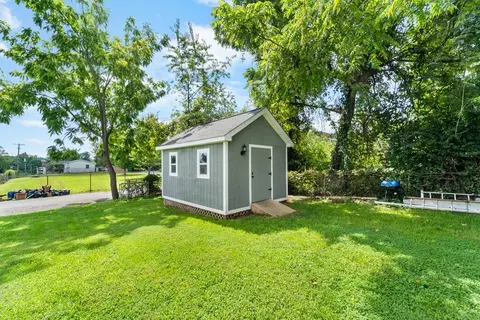 Exterior - 665 Moore St, Bristol, VA 24201 photo 5 of 5
