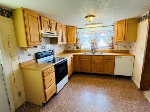 Kitchen - 43 Raindrop Rd, Fancy Gap, VA 24328 photo 1 of 2