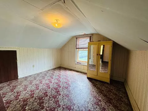Bedroom - 43 Raindrop Rd, Fancy Gap, VA 24328 photo 1 of 2