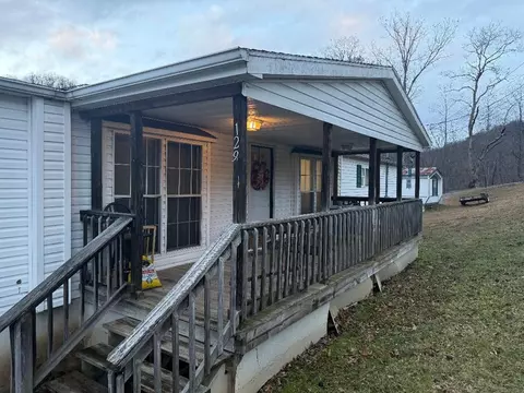 Exterior - 129 Floyd St, Cedar Bluff, VA 24609 photo 2 of 2