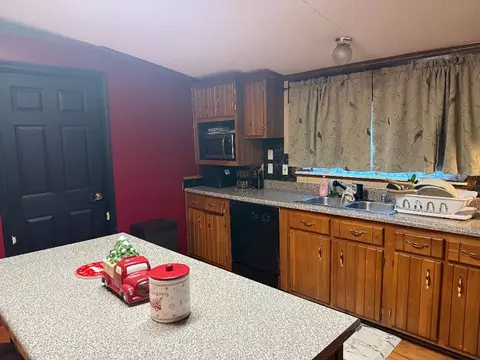 Kitchen - 129 Floyd St, Cedar Bluff, VA 24609 photo 2 of 3