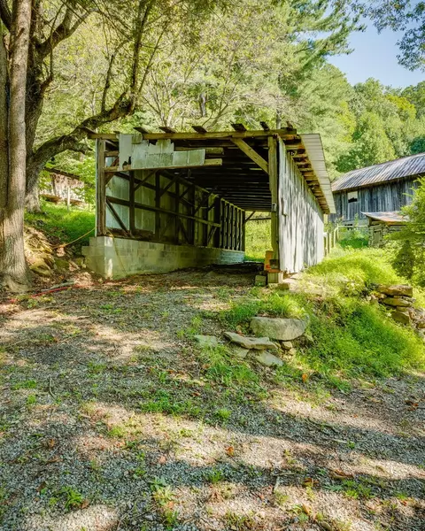 Exterior - 3808 Combs Ridge Rd, Honaker, VA 24260 photo 8 of 13