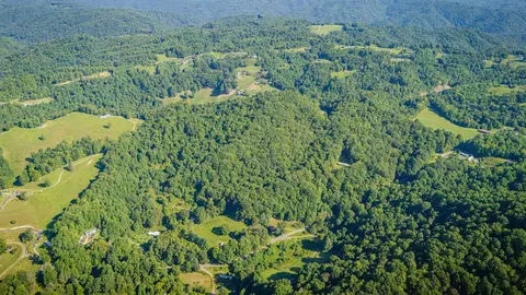 View/Area - 3808 Combs Ridge Rd, Honaker, VA 24260 photo 6 of 16