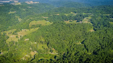 View/Area - 3808 Combs Ridge Rd, Honaker, VA 24260 photo 3 of 16