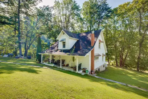 Exterior - 3808 Combs Ridge Rd, Honaker, VA 24260 photo 3 of 13