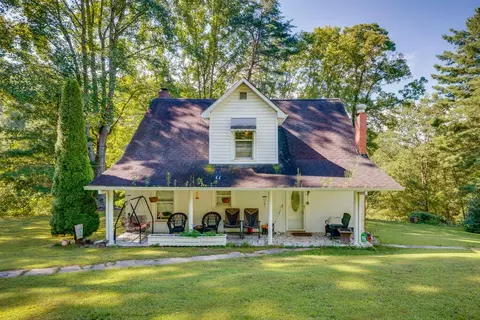 Exterior - 3808 Combs Ridge Rd, Honaker, VA 24260 photo 2 of 13