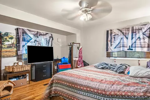 Bedroom - 4681 Fishers View Rd, Pilot, VA 24138 photo 1 of 6