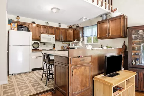 Kitchen - 4681 Fishers View Rd, Pilot, VA 24138 photo 4 of 5