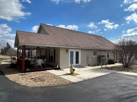 Exterior - 135 Pleasant Pine Dr, Max Meadows, VA 24360 photo 5 of 35