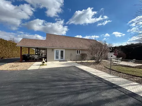 Exterior - 135 Pleasant Pine Dr, Max Meadows, VA 24360 photo 10 of 35