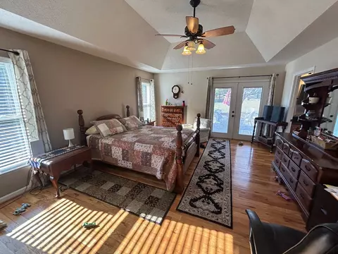 Bedroom - 135 Pleasant Pine Dr, Max Meadows, VA 24360 photo 1 of 7