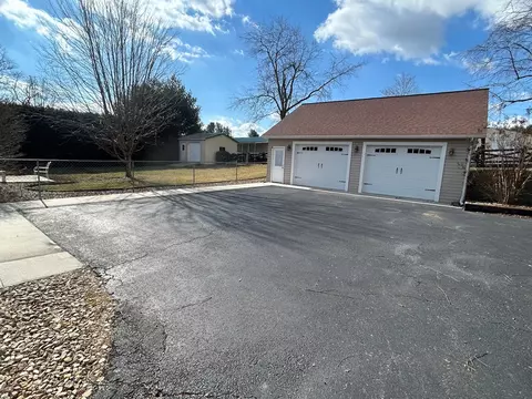 Exterior - 135 Pleasant Pine Dr, Max Meadows, VA 24360 photo 4 of 35