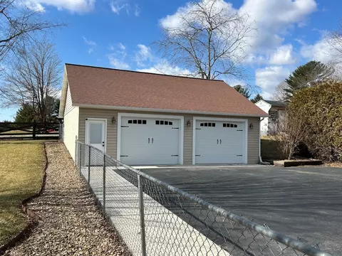 Exterior - 135 Pleasant Pine Dr, Max Meadows, VA 24360 photo 1 of 35
