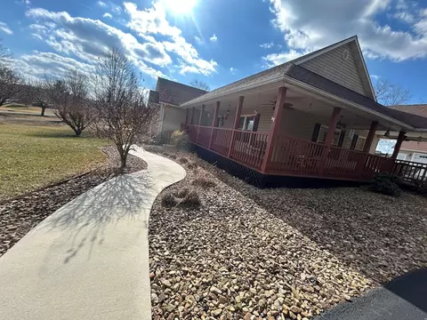 Exterior - 135 Pleasant Pine Dr, Max Meadows, VA 24360 photo 13 of 35