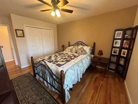 Bedroom - 135 Pleasant Pine Dr, Max Meadows, VA 24360 photo 4 of 7