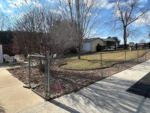 Exterior - 135 Pleasant Pine Dr, Max Meadows, VA 24360 photo 3 of 35
