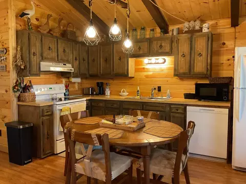 Kitchen - 437 Alpine Crst, Fancy Gap, VA 24328 photo 4 of 5