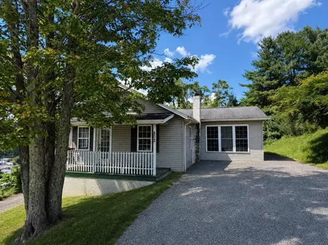 302 Bower Ave, Richlands, VA 24641