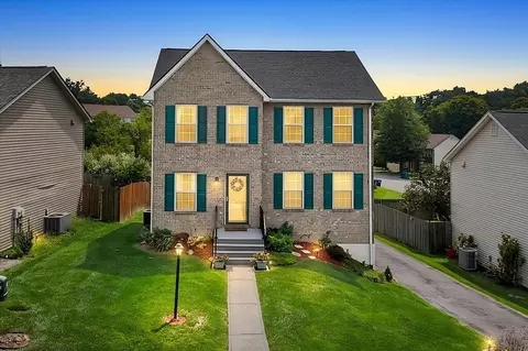 20 Camellia Ln, Christiansburg, VA 24073