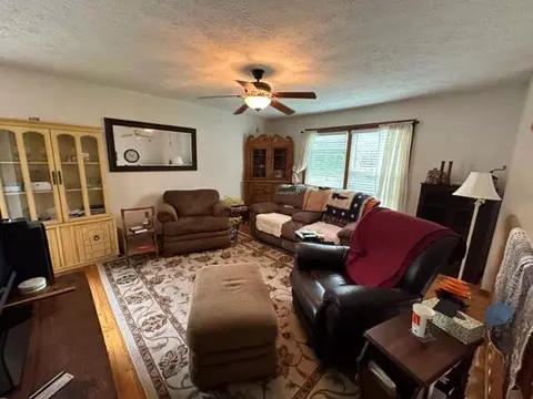 Living - 55 Ruby Ln, Troutdale, VA 24378 photo 1 of 2