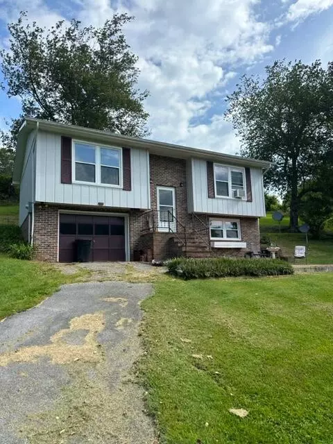 Exterior - 55 Ruby Ln, Troutdale, VA 24378 photo 2 of 12