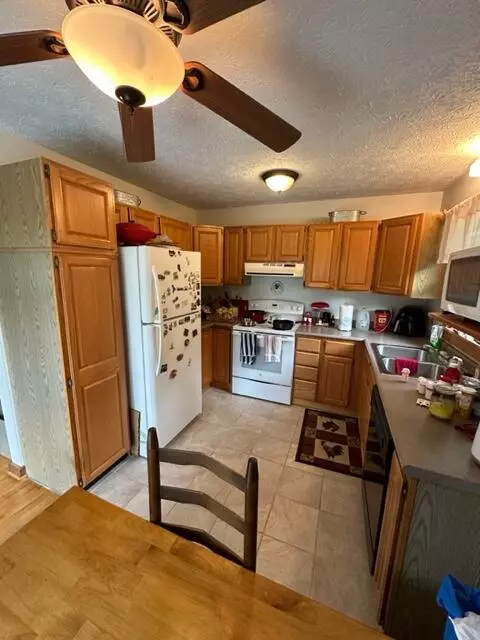 Kitchen - 55 Ruby Ln, Troutdale, VA 24378 photo 2 of 2