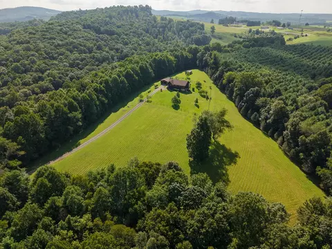 View/Area - 454 Gibson Knob Rd, Laurel Fork, VA 24352 photo 3 of 6