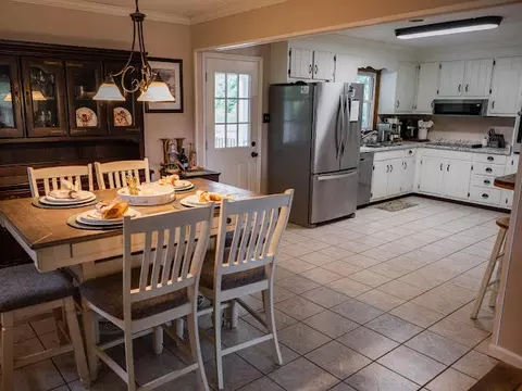 Dining - 25597 Cornelius Dr, Abingdon, VA 24211 photo 4 of 4
