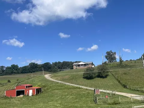 108 Meredith Ln, Tazewell, VA 24651