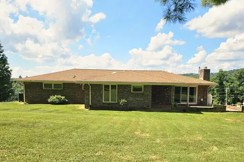 Exterior - 154 Stapleton St, Pounding Mill, VA 24637 photo 5 of 16