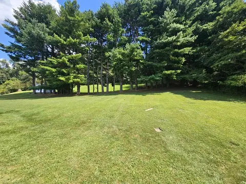 Exterior - 154 Stapleton St, Pounding Mill, VA 24637 photo 11 of 16