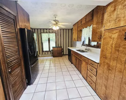 Kitchen - 154 Stapleton St, Pounding Mill, VA 24637 photo 5 of 5